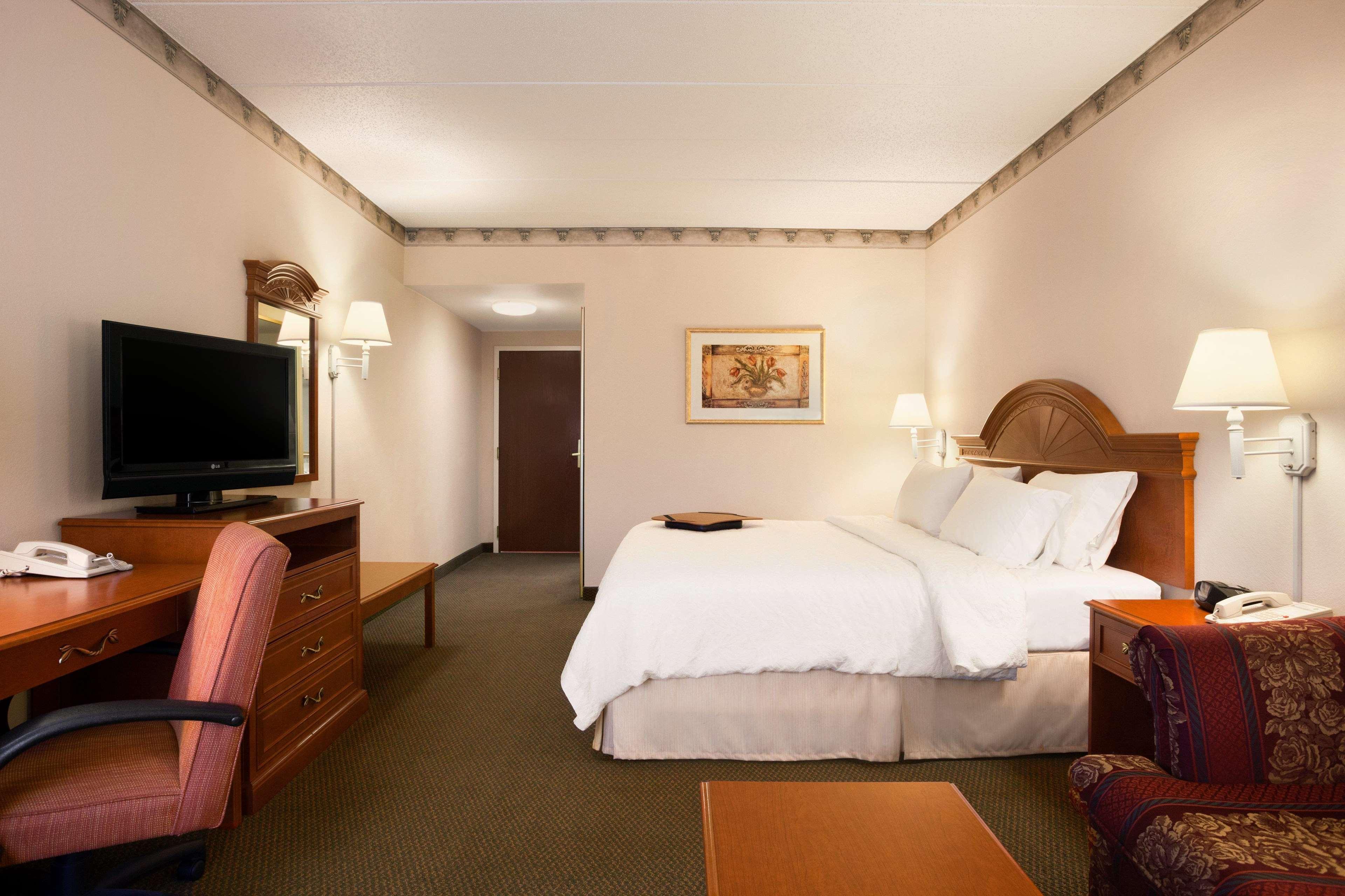 Hampton Inn Квакертаун Екстер'єр фото