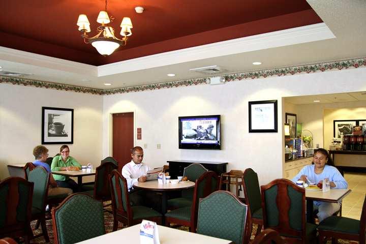 Hampton Inn Квакертаун Екстер'єр фото